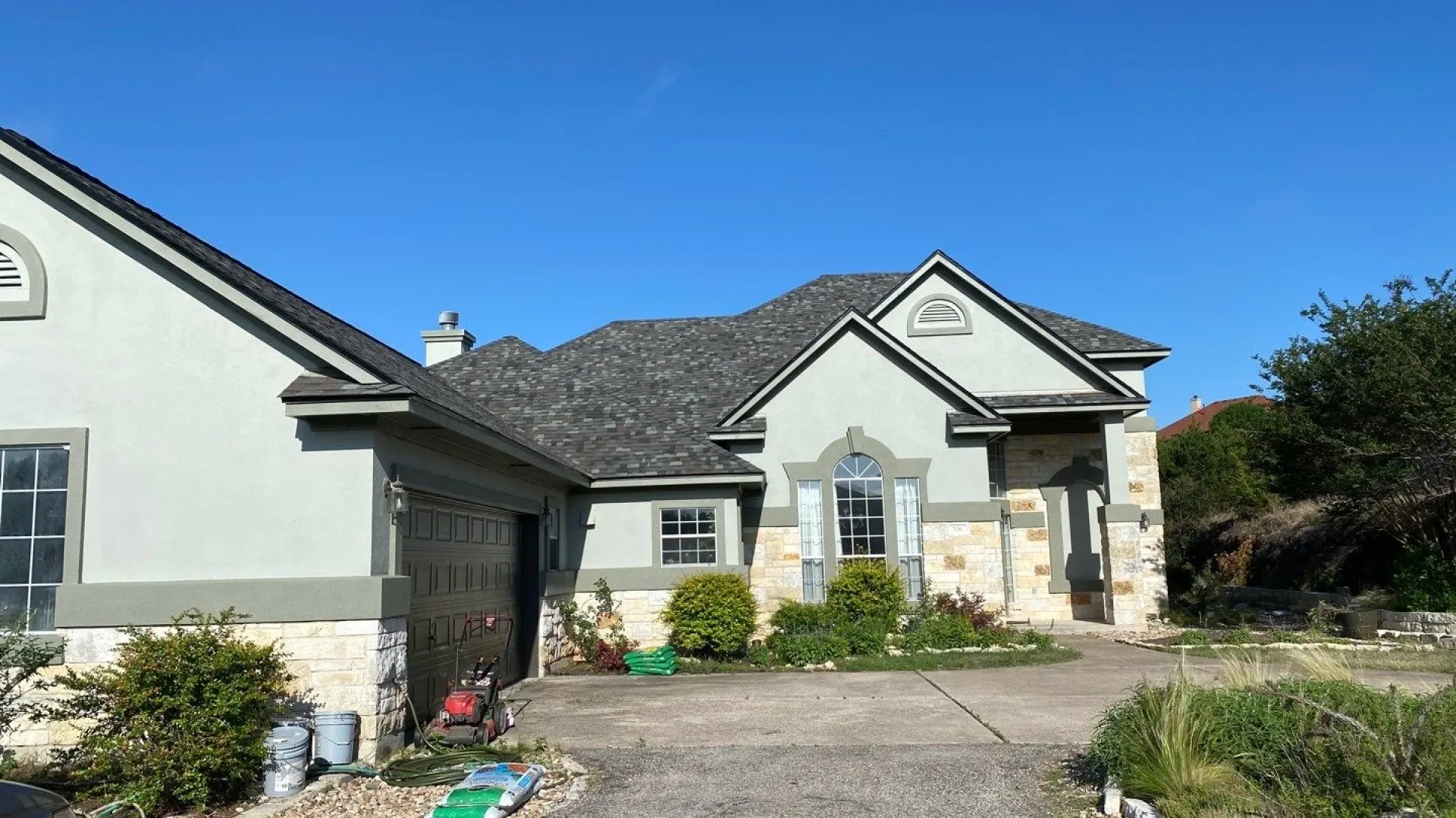 Finished roofing project in Central Texas