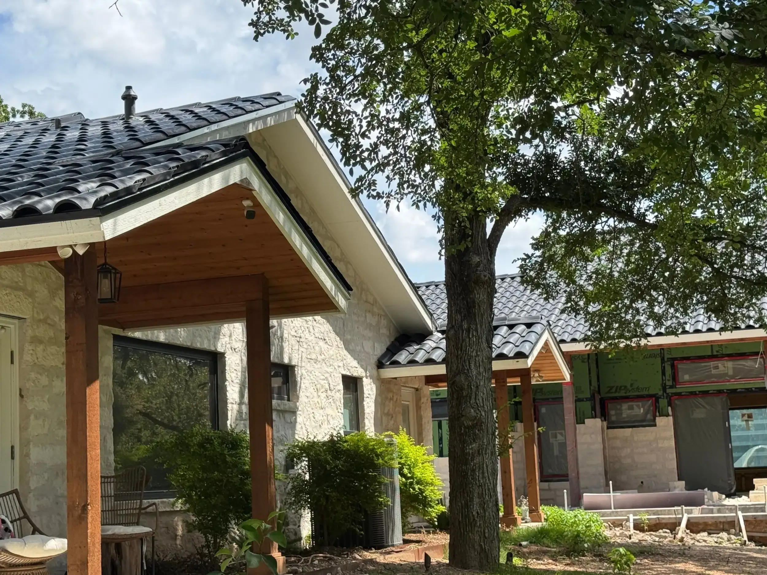 A Central Texas home with a finished tile roof installed by Ark Roofer