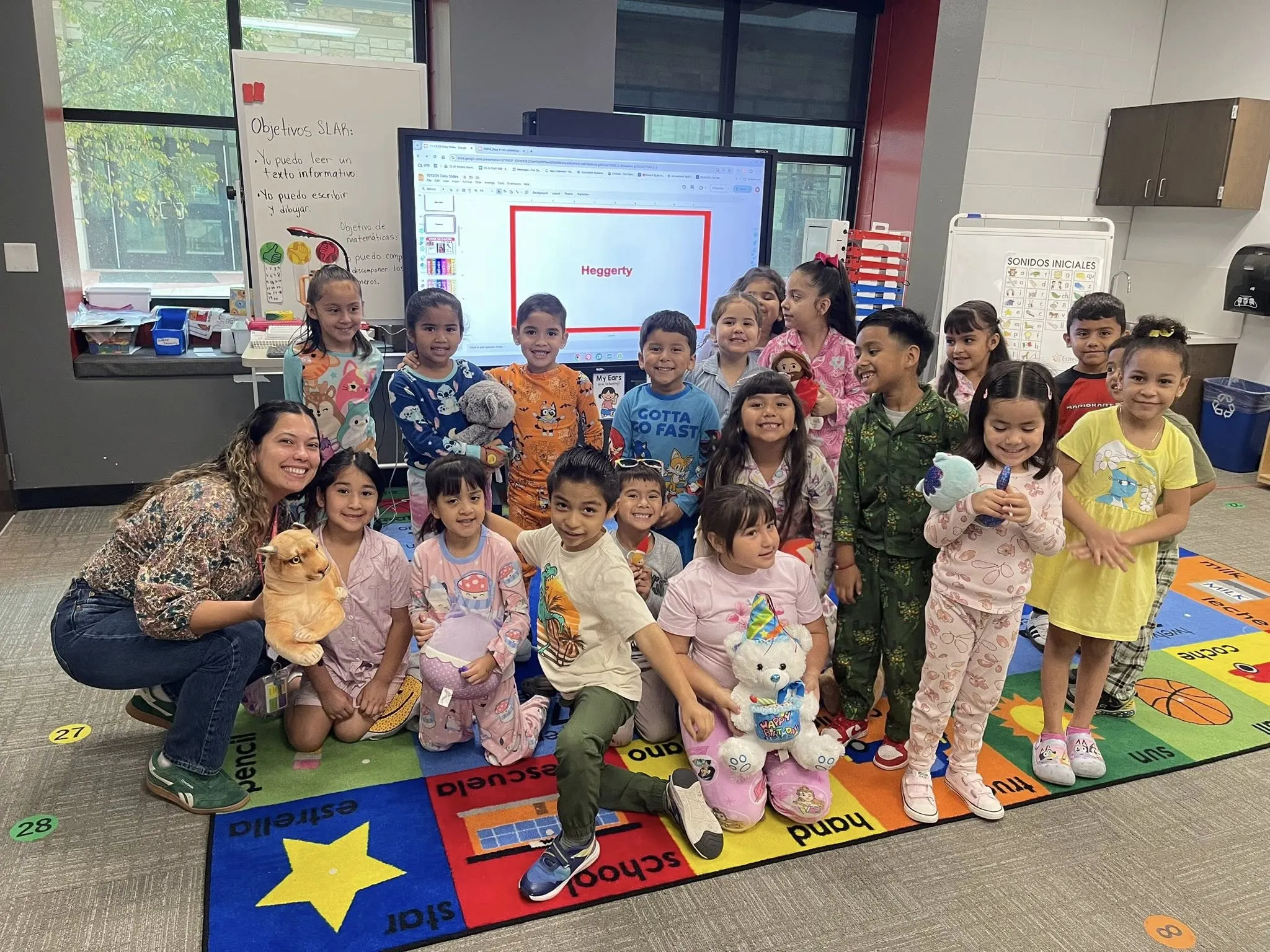 Williamson County students and their teacher gathered in a classroom
